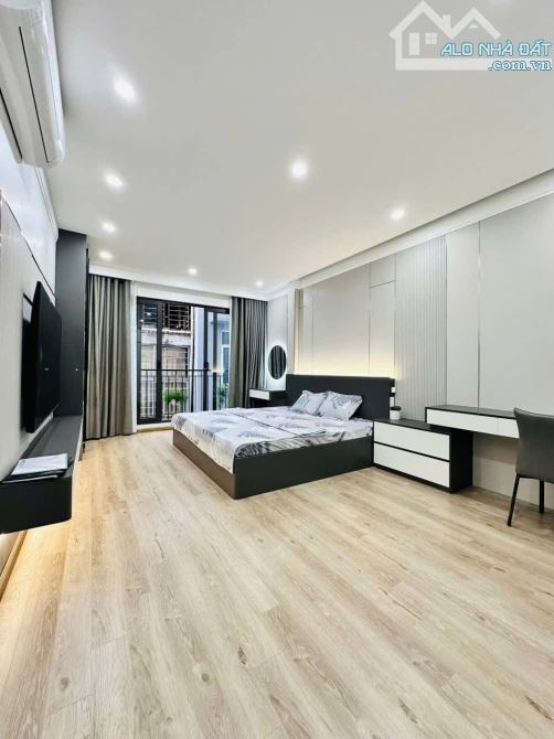 Cần bán nhà phố Cầu Diễn - Phú Diễn 42m2 5 tầng 5,2 mặt tiền - 6