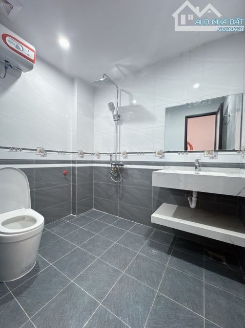Phúc Đồng nhà 5 tầng mới- Bán nhanh nhỉnh 5 tỷ- Ô tô đỗ gần - 6