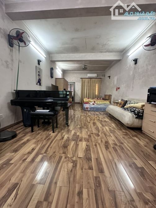 HOÀNG QUỐC VIỆT – PHÂN LÔ – GARA – Ô TÔ VÀO NHÀ – 59/65M² – 5 TẦNG – MT 4.5M – 21.6 TỶ - 6