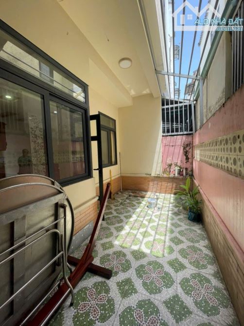 Cho thuê nhà trệt lầu KDC Nam Long 2 - Trang bị: 2 máy lạnh, 01 giường, 01 nệm, bàn ăn - 7