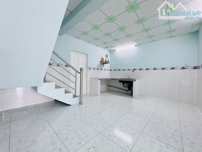 Nhà 1 Trệt Lửng Xây Riêng Lẻ - Sổ Hồng Riêng . Đường Xe Hơi Tới Nhà. Diện tích 5 x 21m - 7