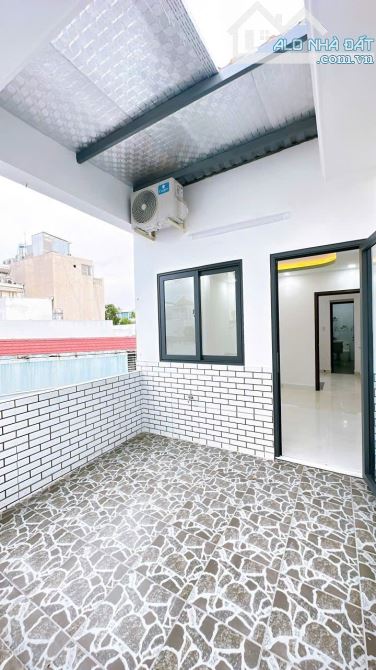 BÁN NHÀ ĐẸP 5 TẤM QUẬN 4 NGAY VĨNH KHÁNH PHỐ ẨM THỰC DT 3.1*10 GIÁ 4 TỈ 950 TL GIÁP Q1 - 8