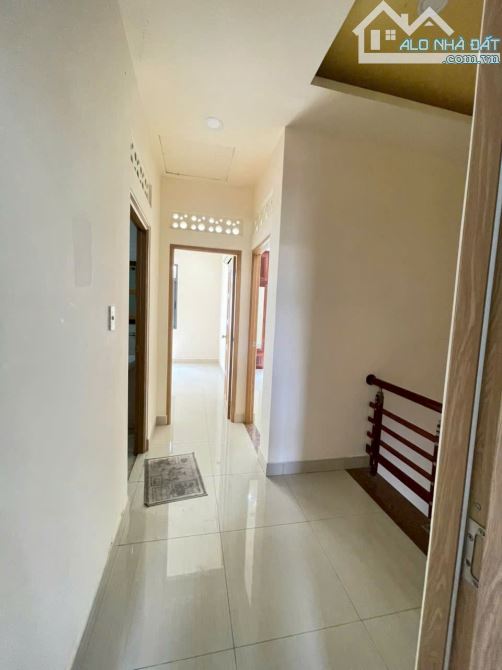 Cho thuê nhà trệt lầu KDC Nam Long 2 - Trang bị: 2 máy lạnh, 01 giường, 01 nệm, bàn ăn - 9