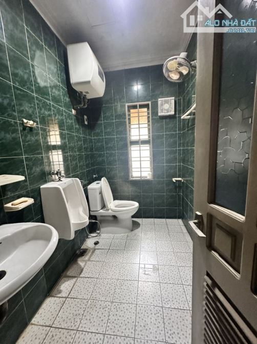 HOÀNG QUỐC VIỆT – PHÂN LÔ – GARA – Ô TÔ VÀO NHÀ – 59/65M² – 5 TẦNG – MT 4.5M – 21.6 TỶ - 9