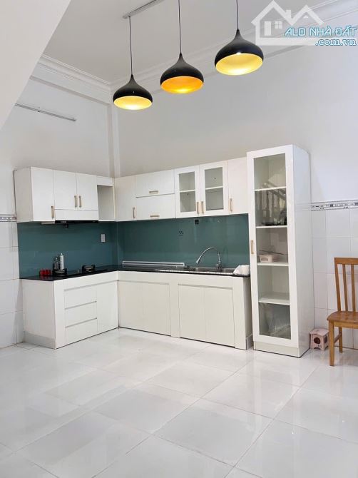 🏡 BÁN NHÀ ĐẸP – Ô TÔ NGỦ TRONG NHÀ 📍 Lê Thị Chợ – Phú Thuận – Quận 7  💎 giá chỉ 9.5 T - 9