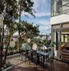 Villa hiện đại View Đẹp nằm ngay cửa ngỏ vào Trung Tâm Đà Lạt 296m2 MT đường 3/4 giá 45 Tỷ