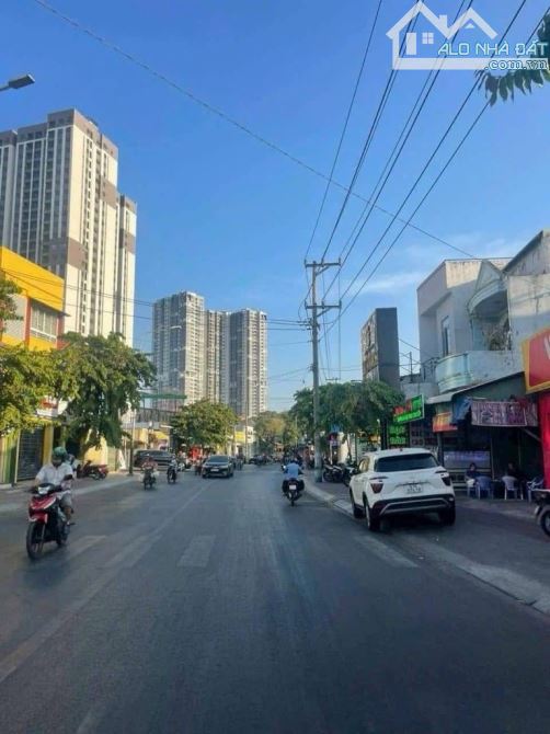 BÁN NHÀ 3 TẦNG 257 M2 NGANG 5.7 M MẶT TIỀN KINH DOANH ĐƯỜNG TRẦN HƯNG ĐẠO – DĨ AN - 17 TỶ