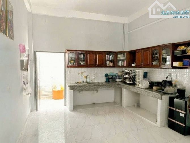 NHÀ BÌNH TÂN KHU TÊN LỬA,CHỢ DA SÀ,HẺM 5M 🚘 - 4 TẦNG,48M2,CHỈ 5.7 Tỷ