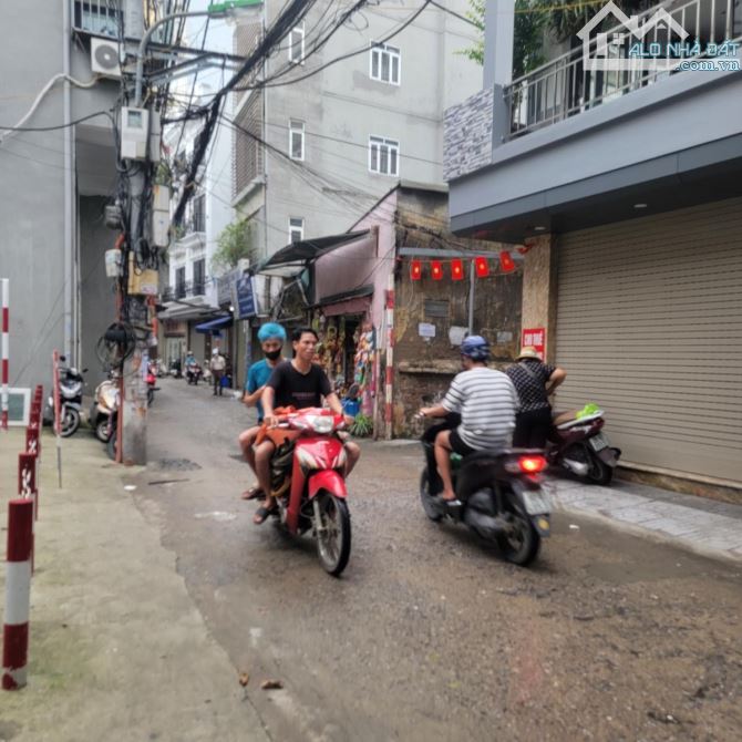 Bán nhà Kim Giang 30m2 4 tầng, ngõ ô tô thông- kinh doanh đỉnh giá 6.9 tỷ