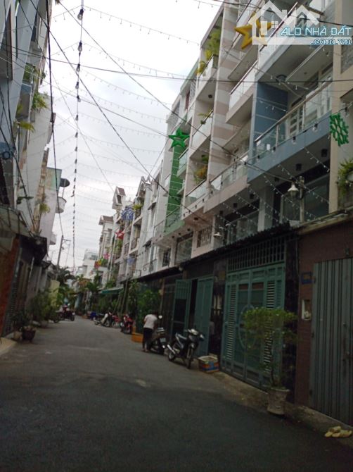 Bán nhà 4 tầng HXH 5m đường Quang Trung, P8, Gò Vấp- DT 4x17m- Giá 6.8 tỷ