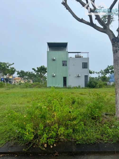 Lô đất đường 7m5 Nam Kỳ Khởi Nghĩa . DT:100m , ngang 5m . Giá : 3tỷ4 thương lượng