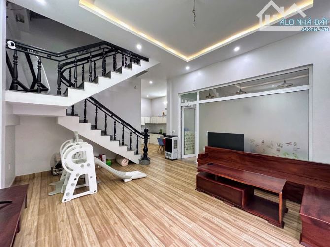 🏡🏡Nhà Phố Mặt Tiền Nguyễn Hữu Cảnh Cạnh Làng Đại Học Giá Chỉ 3,1 tỷ