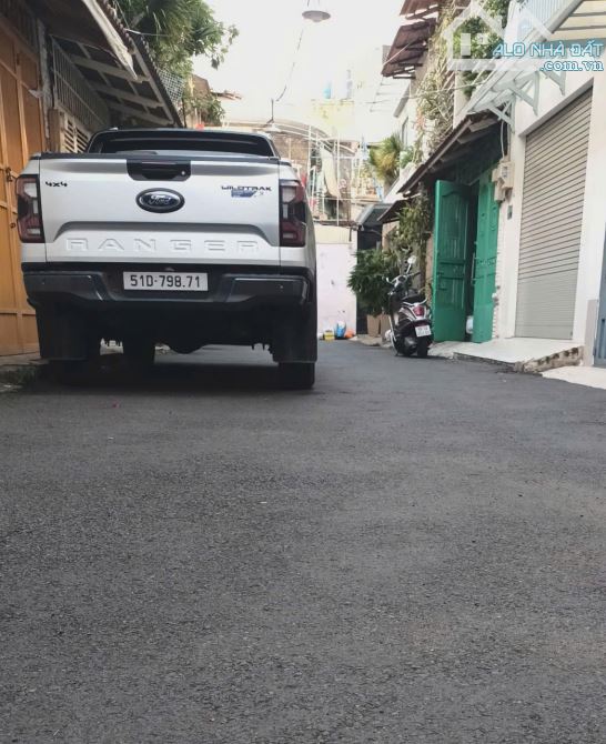 Bán Nhà 2 Tầng BTCT, Khu Phân Lô, Xe Hơi Ngủ Nhà, Cách Mạng Tháng 8, Quận 10. Chỉ 9.79 Tỷ