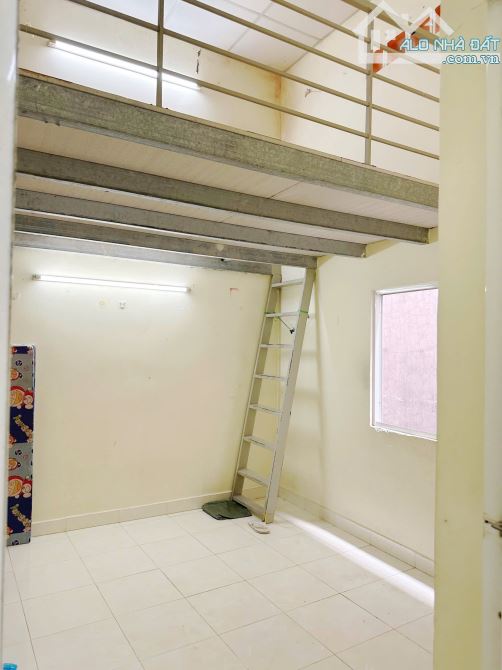 GẦN Q1 - ĐIỆN BIÊN PHỦ - 42m2 -3 TẦNG -4 PN - HẺM THOÁNG GẦN MT -4.X