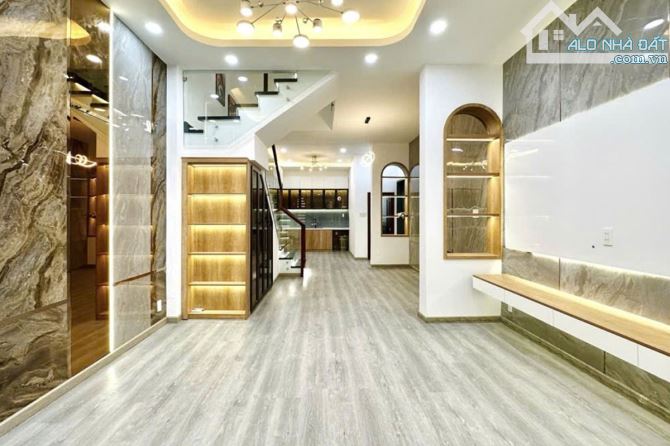 Bán nhà hẻm xe hơi, Nguyễn Đình Chính, Phú Nhuận, 55.7m² (4.3m x 14m) - Giá 12.9 tỷ TL