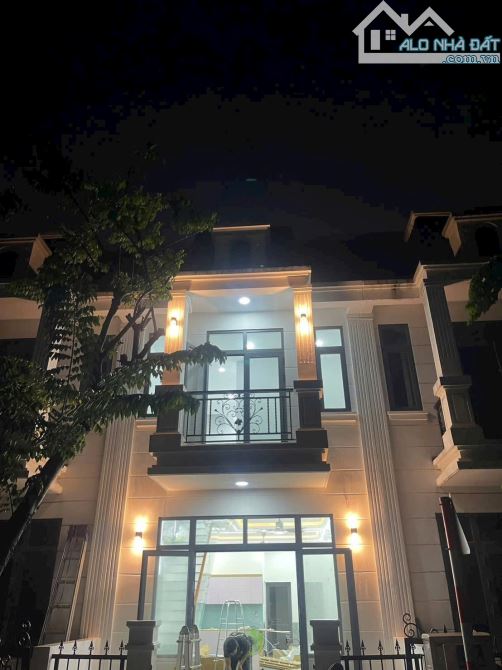 Bán nhà 2 tầng gần chợ Vị Hảo - Tân Phước Khánh