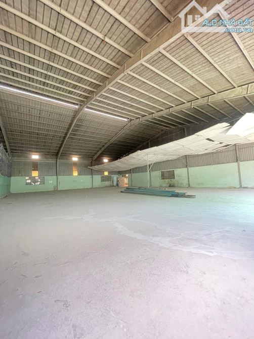 Cho Thuê Kho Xưởng 2500m2 - 180tr Đường Võ Văn Kiệt