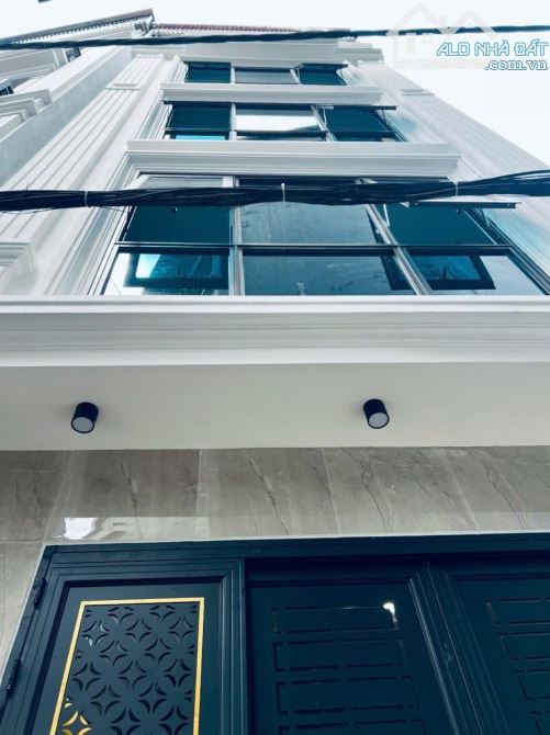 Nhà dân xây 5 tầng thang máy ở Mậu Lương, Hà Đông, 36m2, lô góc cực thoáng, full nội thất