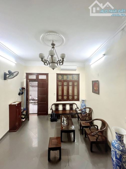 BÁN NHÀ NGUYỄN PHÚC LAI - 42M - 4 TẦNG - NHÀ ĐẸP - OTO ĐỖ - HƠN 10 TỶ.