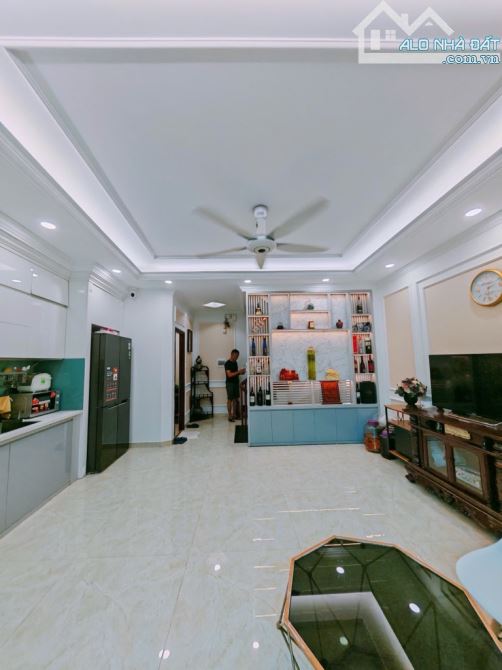 NHÀ MẶT PHỐ HOÀNG QUỐC VIỆT NGHĨA ĐÔ -QUẬN CẦU GIẤY---VỈA HÈ -KINH DOANH SẦM UẤT -TẤP NẬP