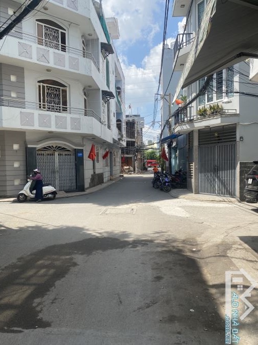 PHAN VĂN TRỊ - BÌNH THẠNH, HẺM XE TẢI, NGANG 4 DÀI 13, GIÁ 9T