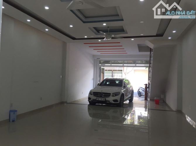 900-BÁN NHÀ ĐẸP 3 TẦNG HIỆN ĐẠI ĐANG CHO THUÊ 20 TR/THÁNG CHỈ CÓ 10,5TỶ - GẦN ST GO BV