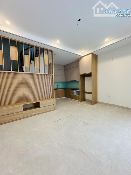 💥 RẺ NHẤT LONG BIÊN CỰ KHỐI – 30M², 4 TẦNG, Ô TÔ ĐỖ CỬA – 4,2 TỶ