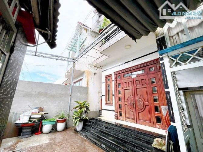 BIỆT THỰ MINI MT LỚN - 176M2 ( 8x22 ), GARA, 5 ĐỒNG TL