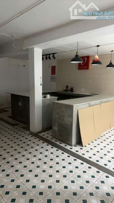 Bán đất tặng nhà mặt tiền đường Phan Thúc Duyện