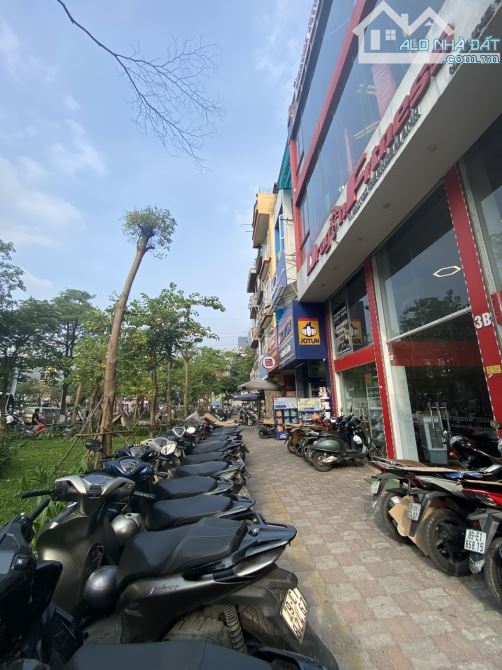 Duy nhất  mặt phố Thanh Nhàn, VH công viên, KD đỉnh cao, 126m2 MT khủng 9m 5 tầng 48 tỷ.