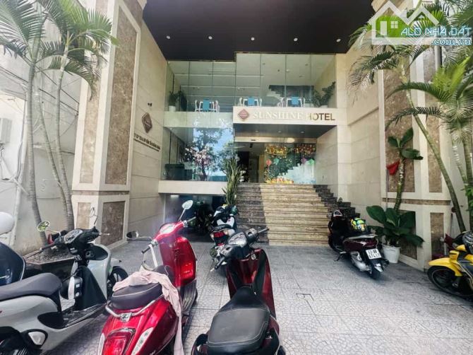 Bán Khách Sạn Tại Sơn Trà, View Sông Hàn, 22 Phòng, Dòng Tiền Ổn Định, Chỉ 32 Tỷ