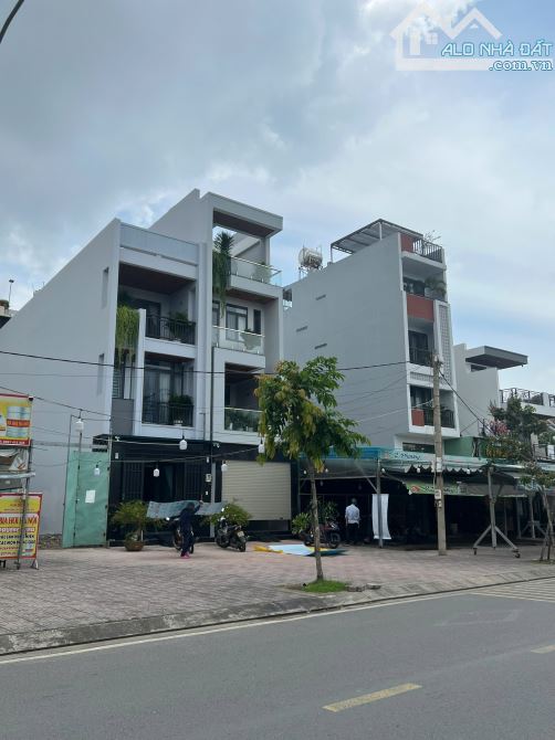 Bán nhà đẹp ở liền, khu VIP Nguyễn Oanh, DT 4x24m, nỡ hậu đẹp, 5 tầng, 5PN, giá chỉ 14 tỷ