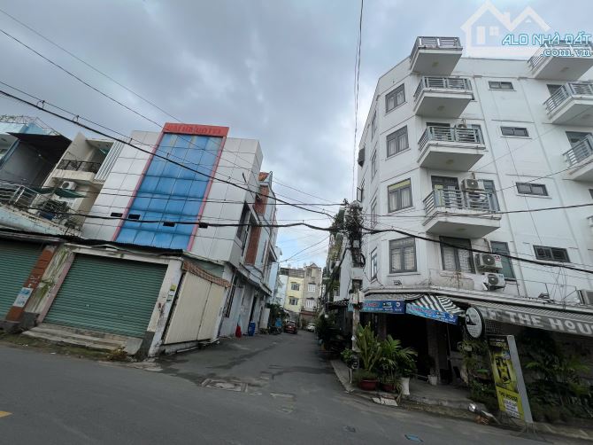 Nhà căn Góc ngay Mặt tiền Nguyễn Oanh, DT 8x18m, 3 tầng BTCT, giá nay 20 tỷ. Khu vực KDBB