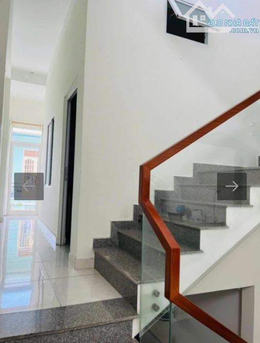 Chính chủ cần bán nhanh căn nhà 3 tầng đường hồ tùng mậu