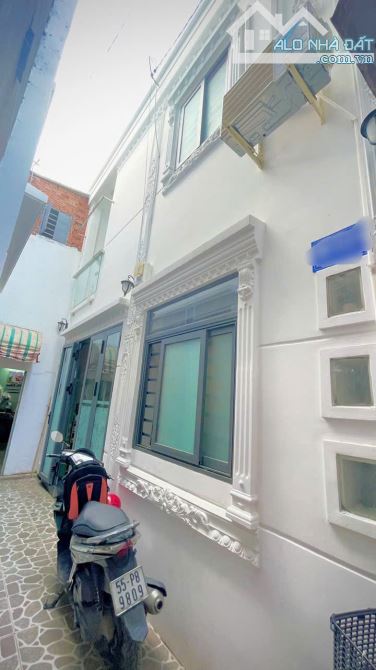 Bán Nhà SHR DTSD 40m2 ngay Chợ Trần Thị Cờ Giá chỉ 1,78 Tỷ