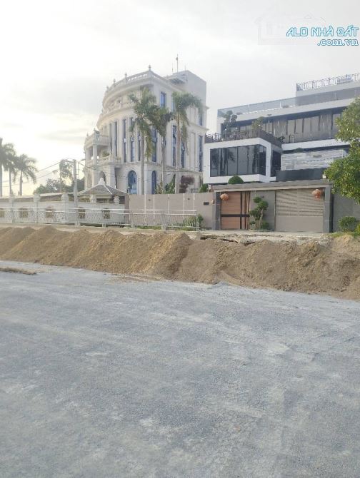 🆘 BÁN GẤP -3 TẦNG- DT 144m2 ( 9.2x16m)-ngay KDL BẾN XƯA— HÀ HUY GIÁP,Q12- 💰13.79 tỷ