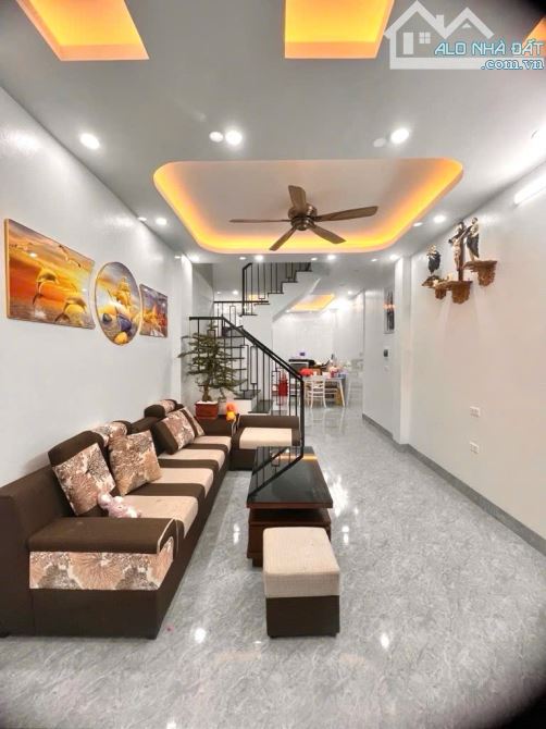 Hiếm - Bán Gấp Nhà 3T Thọ Am 35M2 4,25ty,ngõ rộng,cách oto 10m, gần chợ trường