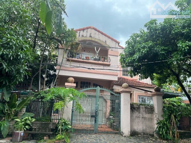 Bán biệt thự cũ khu An Lộc - Nguyễn Oanh, DT 14x17m, 2 tầng kiên cố, giá nay 21 tỷ. Gần MT