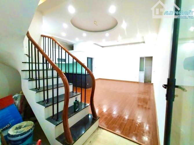 Nguyễn Chính - Thịnh Liệt : 39m , 3 tầng , 5,8 t.ỷ