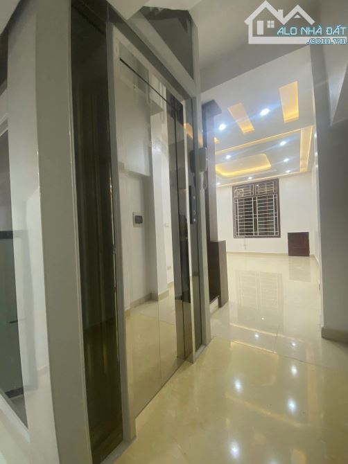 Bán nhà phố Nguyễn Đình Chiểu 45m2, 6T thang máy đẹp 2 thoáng gần Công viên giá 12 tỷ