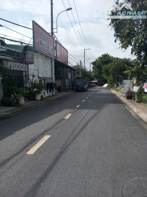 DT 370m2.Nhà ngang 10m,1/ Trịnh Thị Dối , nguồn thu đang cho thuê, nhỉnh 33tr/m2 còn TL