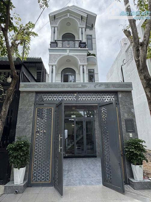 Bán nhà  3 tầng 67m3 _ Trường Thạnh, Thủ Đức