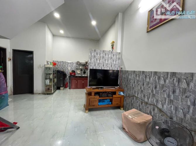 Gia đình cần bán nhà gần biển Nha Trang giá cực tốt!