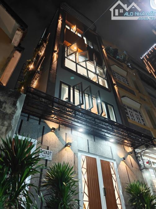 Tòa nhà CHDV 7 tầng, sau căn mặt tiền Nguyễn Trãi ngay Bùi Viện Quận 1 chỉ nhỉnh 21 tỷ