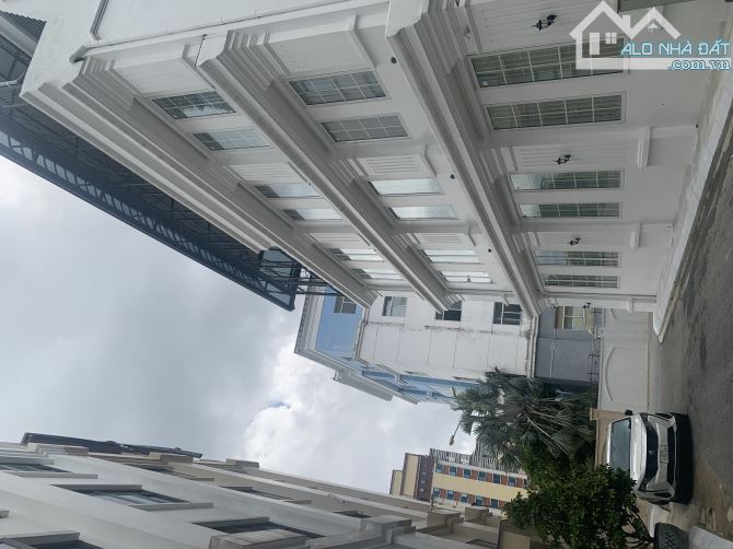 Bán căn nhà 3.5 Tầng Ngõ đường Lê Nin trung tâm thành phố  vinh