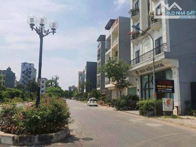 Bán lô 2 lô liền mặt đường đôi Nguyễn Đình Chiểu, nhìn khu phức hợp thể thao, Bò Sơn 3, tp