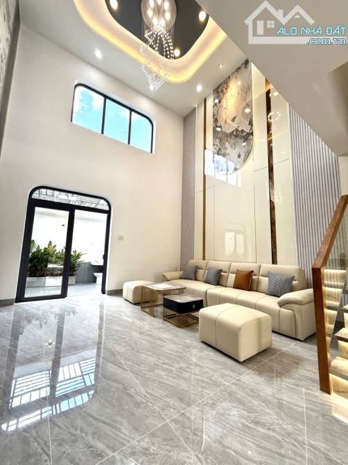 BÁN NHÀ LUXURY 88M² 5 TẦNG-HÓC MÔN NGUYỄN THỊ SÓC- GIÁ 7.5 TỶ.