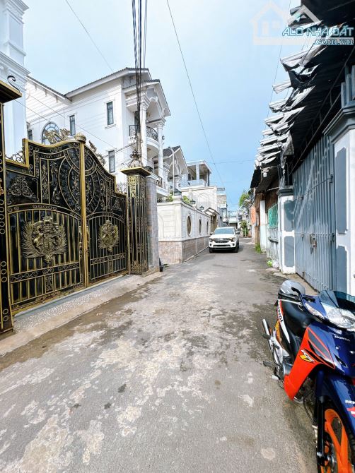 NP596 Bán gấp siêu phẩm biệt thự Tân Cổ Điển góc 2mt Ngang 16m sàn xây dựng 1000m2