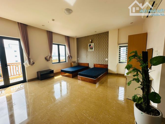 Bán khách sạn 7 tầng đường Trần Hưng Đạo gần cầu Rồng, Sơn Trà