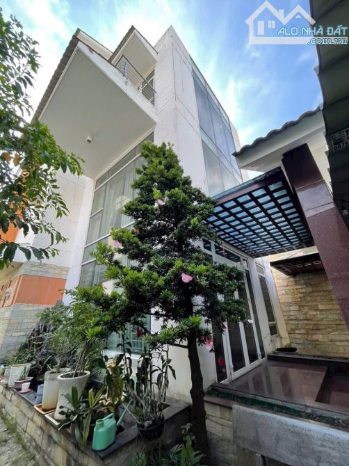 Nhà 1 Trệt 1 Lững 2 Lầu, DT 178m2 Ngang 10m MT Trương Văn Thành Hiệp Phú